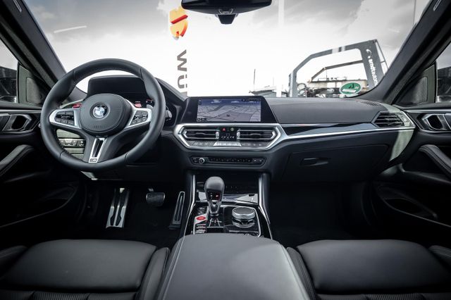 BMW M4 Competition Coupé LED