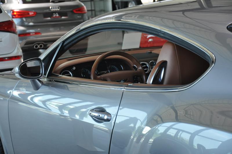 Bentley CONTINENTAL GT 6.0 V12