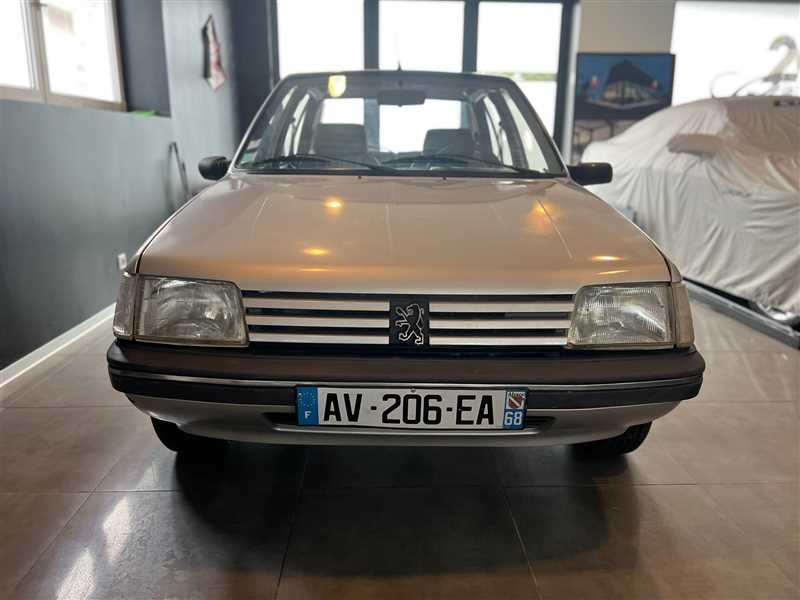 PEUGEOT 205 GT