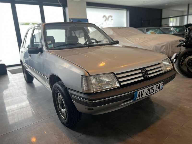 PEUGEOT 205 GT