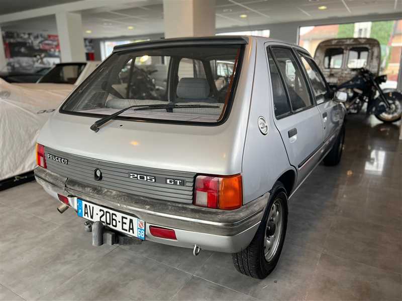 PEUGEOT 205 GT