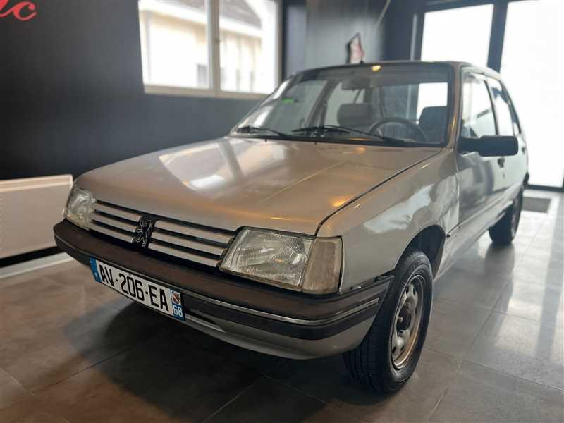 PEUGEOT 205 GT