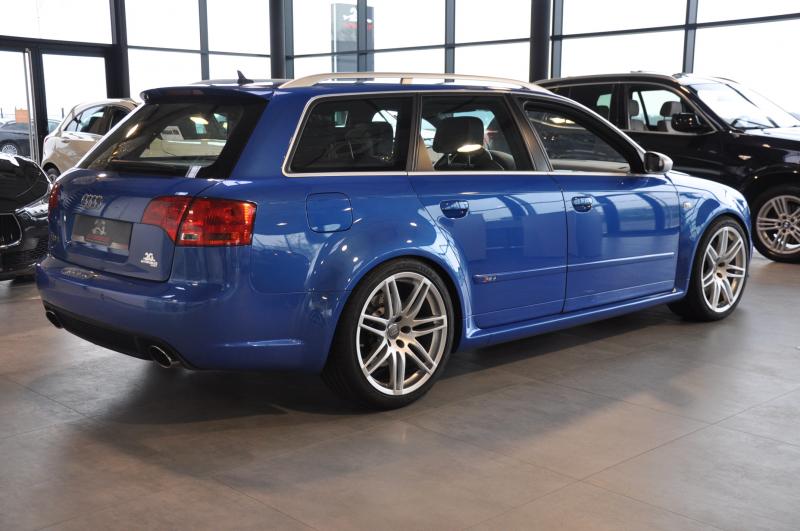 Audi RS4 AVANT B7 4.2 V8 420 BVM